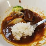 キッチン ブルー グローブ - ご飯にソースを吸わせます