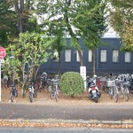 キッチン ブルー グローブ - 市役所横にはチャリが並ぶ