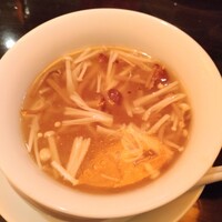 廣東料理 民生 ヒルトンプラザウエスト店 - きのこ入りとろみスープ