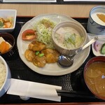 カフェ ガク - 日替わりランチ　850円  鶏肉のレモン煮と白菜のクリーム煮