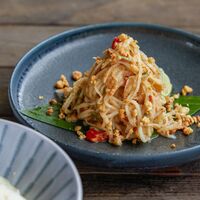 “ソムタム”スパイシーグリーンパパイヤサラダ