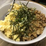 Kushiyaki Zekkouchou - 鶏そぼろ丼¥650-