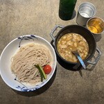 名前のないラーメン屋 - もつつけ麺、中間の濃さにしました。もつ1.5玉
      （もつ増量）重層スープ