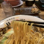 味噌ラーメン専門店 麺屋・國丸。 - 麺リフト