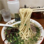 Hakata nagahama ramen moriya - 麺は細麺
