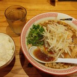 223870280 - 尾道ラーメン 麺大盛り(税込)780円＋もやしトッピング (税込)50円+ライス (税込)150円  (2023.11.10)