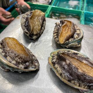 Steamed abalone made with carefully selected ingredients