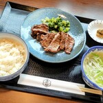 Sumiyaki Gyuu Tan Akabee Bunt En - 牛たん定食（中）