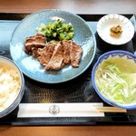 炭焼牛たん 赤兵衛分店 - 牛たん定食（中）