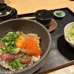 大漁市場 なるみ乃 - 海鮮漬け丼定食