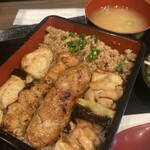 Sumibiyaki Juuhachi - ランチの焼鳥重1200円