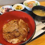 前沢サービスエリア（下り線）レストラン - 前沢牛ビビンバ風丼セット