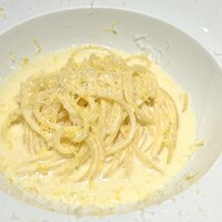 malca - ■レモンクリームのスパゲッティーニ
                    どうにも私はレモンクリームパスタに目がない♪
                    このシンプルパスタが、なぜこんなにうまいのか！
                    お値段はタヤリンの1/3。私の中の満足度は同等です(^^)