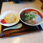 Ureshino Pa-Kingueria No Borisen Fu-Dokoto - 一番オーソドックスなオーダーです。  ■ラーメンセット