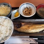 手作り居酒屋 たぬき - 焼き魚定食(塩サバ)800円