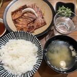 焼肉居酒屋 とんとん - 