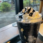 STARBUCKS COFFEE - Boooooフラペチーノ 690円
                        