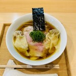 らぁ麺 飯田商店 - チャーシュー 上:東京X 下:霧島高原ロイヤルポーク