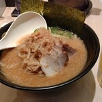 TOKYO豚骨BASE MADE by博多一風堂 - 背脂豚ラーメン