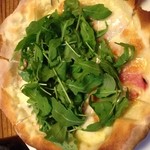 馬車にのったモッツァレッラ - 生ハムとピッコラのピッツア