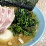横濱ラーメン あさが家 - ほうれん草。
