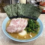 横濱ラーメン あさが家 - ラーメン850円。海苔増し150円+お心遣い。