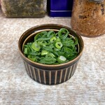 横濱ラーメン あさが家 - 青ネギハーフ150円。