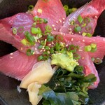 魚亥子 - ブリとマグロ丼