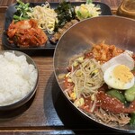 ソウル市場 - ビビン麺セット900円