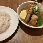 Soup Curry Suage Tenjin - パリパリ知床鶏カレー \1380