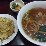 223895625 - ラーメン & 半チャーハン 850円