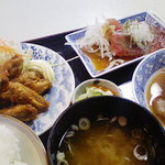 徳次郎食堂 - おまかせ定食(800円)