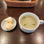 Nikukai Uno - モチモチのチーズパンとスープ