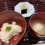 兼六亭 - かに飯