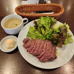 肉塊UNO - 牧草牛のローストビーフプレート