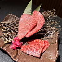 名古屋焼肉きらく - 特選和牛タレと塩（ランプ、トモサンカク）