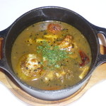 東郷 - 石窯／北海道産帆立と海老のゴロゴロ野菜入りスープカレー チーズ焼き