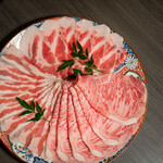 Shabu Shabu Ginhan Minatoku Daiba Ten - 国产特级牛肉上肩肉＆鹿儿岛六白黑猪