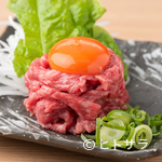 Koube Bifuyakiniku O Katora - 口の中いっぱいに肉の旨みが広がる。鮮度抜群、至福の逸品『和牛炙りユッケ』