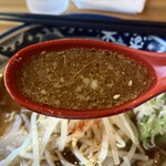 Jikasei Mentemo Miramen Rairakuken - スープ、今年は色が濃い！