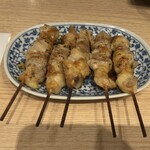 大衆酒場 新三呑み屋 - 鶏モモ串タレ焼き