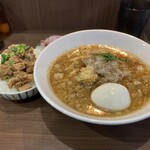 ヌードル＆スパイスカレー 今日の1番 - 