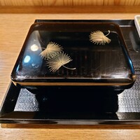 うなぎ 目白ぞろ芽 - 重箱を開けます！
