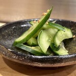 焼鳥 谷口 - 胡瓜の浅漬け
