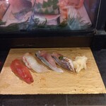 立飲み寿司 三浦三崎港 めぐみ水産 横浜ポルタ店 - 天然まぐろ・真鯛・〆さば・真あじ