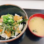 おさかなはうす - 料理写真:鯛の漬け丼 お味噌汁付き 900円