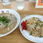 龍門 - 料理写真:ラーメン　Ｂセット