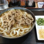 Serufuudo m momijitei - 肉うどん　中