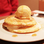 ラブレー - パンケーキ バニラアイスのせキャラメルソース　(700円) '13 10月下旬