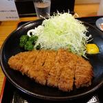 獅子王 - ロースカツ　大量のキャベツがとても旨かった。